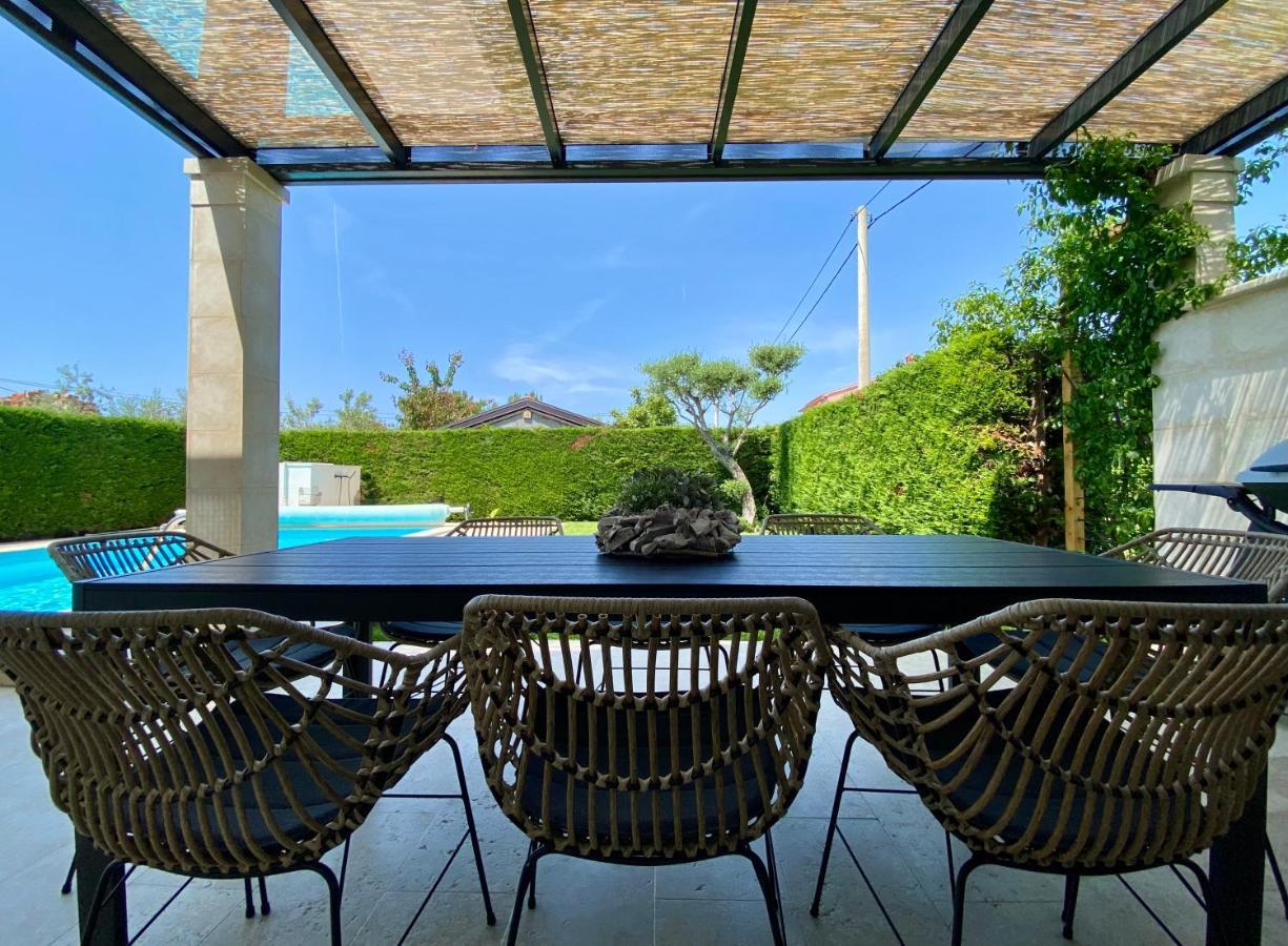 Villa Divina With Private Heated Pool Pula Exterior photo