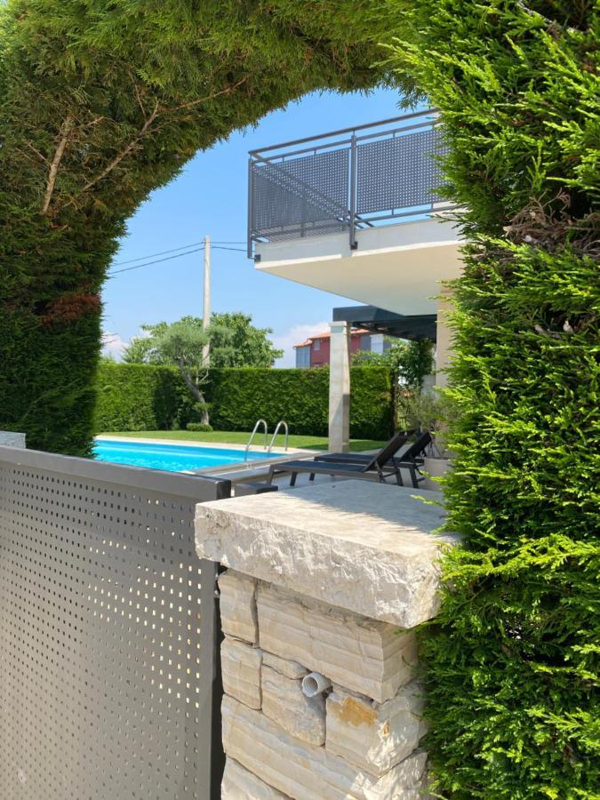 Villa Divina With Private Heated Pool Pula Exterior photo